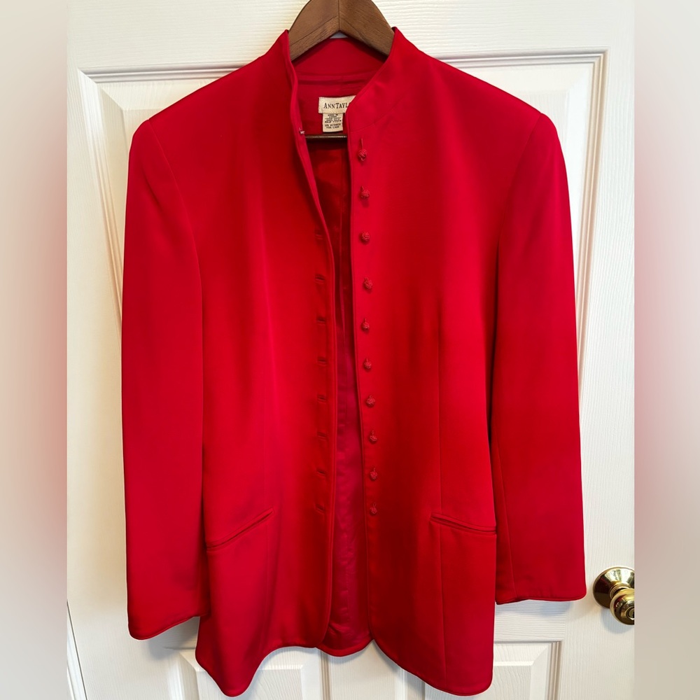 VTG ANN TAYLOR RED 100% SILK LONG SLEEVE TEN BUTTON VALENTINE JACKET SZ 8